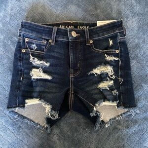 Women’s size 2 American eagle shorts.